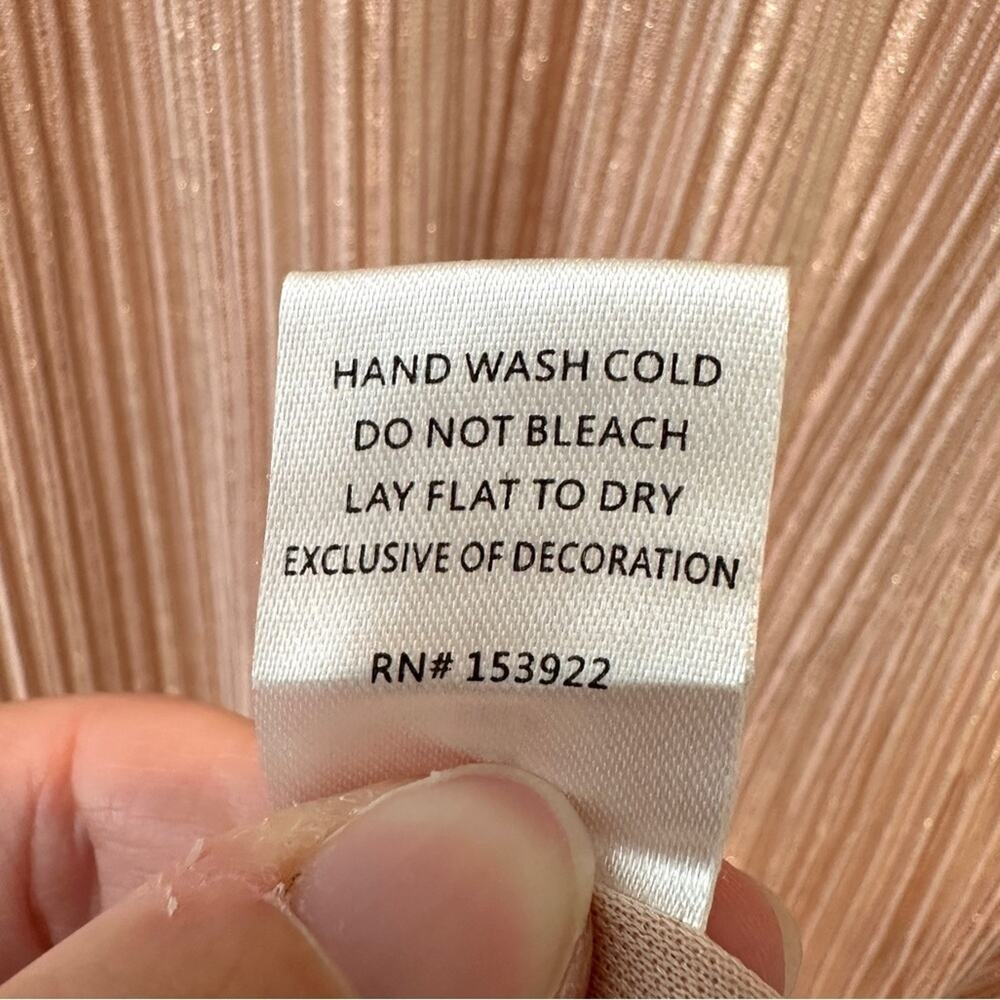 PIPER & SCOOT | Pink Sparkle Pleated Puff Sleeve Top | Size 1X - Picture 7 of 7